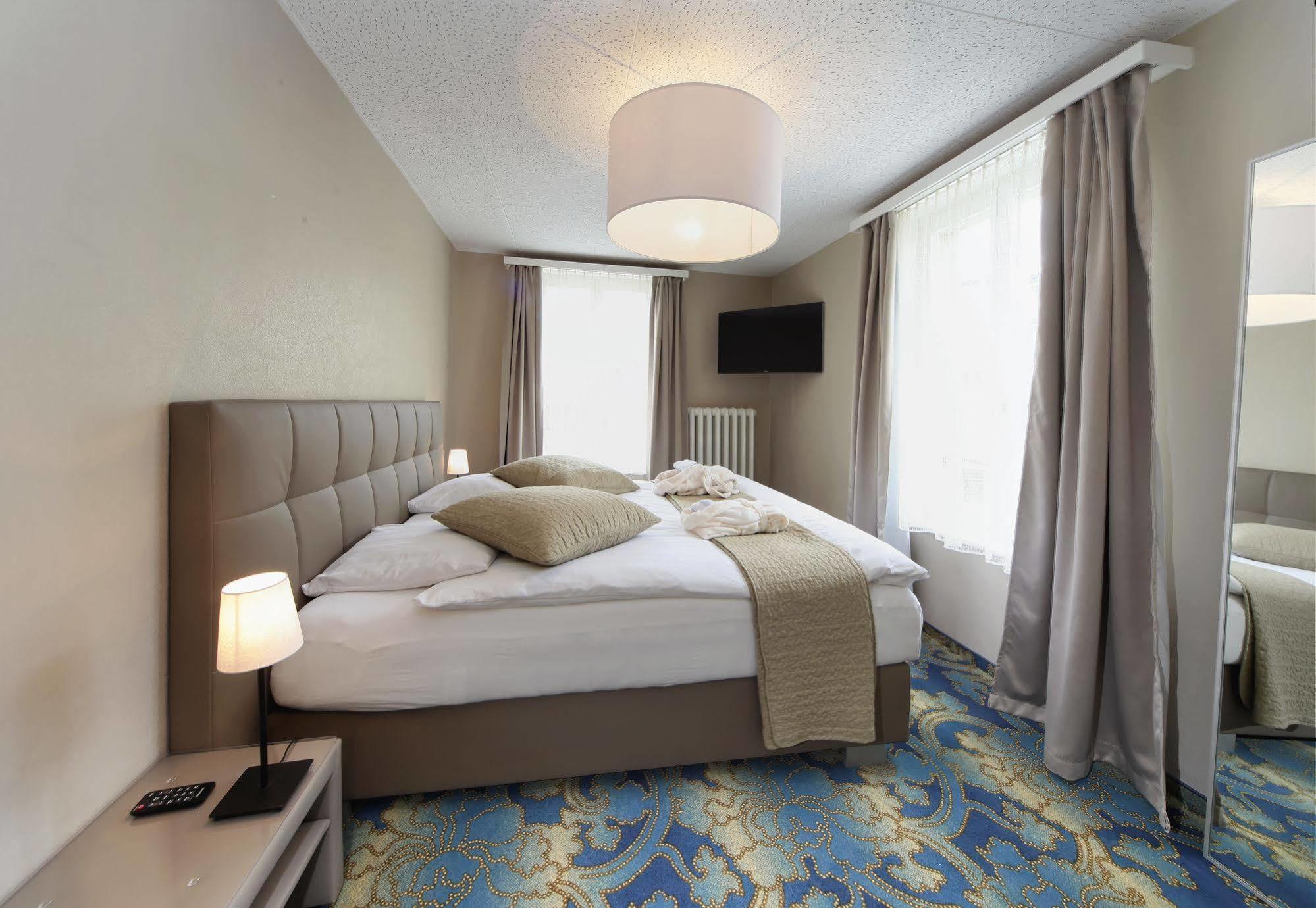 Hotel La Suite Пейерн Экстерьер фото
